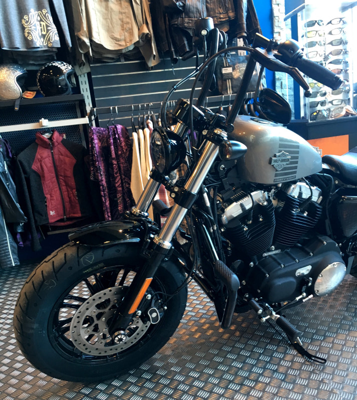 Viento escudo cw1 para Harley Sportster Forty-eight 48/Special oscuro tintadas 