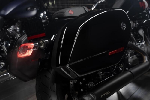 Maletas FXLRST Harley-Davidson® Vivid Black - Cruiser - Low Rider - Imagen 4