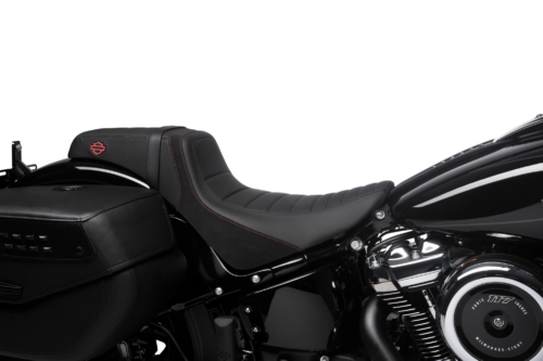 Asiento Switchback Harley-Davidson® - Costuras en Rojo - Softail M8 - Cruiser - Imagen 2