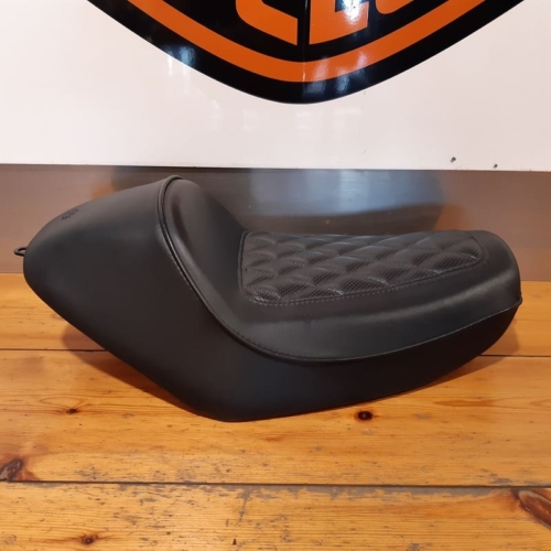 Asiento Individual Cafe Racer Harley-Davidson® Cafe Solo Rider Seat - Sportster - Usado - Imagen 3
